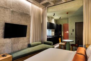 Modern Loft in La Roma by MrW