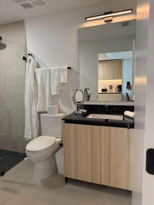 Downtown Miami 1BR Walk to Bayside Kaseya Gym Pool