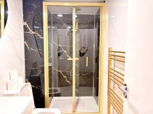 Earls Court Group Apartment for 10 - Excellent Transport Links - 2 Min to South Kensington