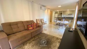 Apto sofisticado a 300m do mar – Quatro Praças