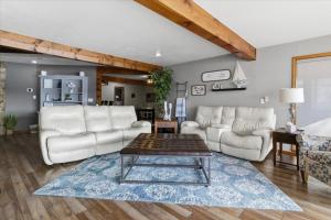 Lakefront Home w Private Dock, Slip, Kayaks & Paddleboards at the 7mm