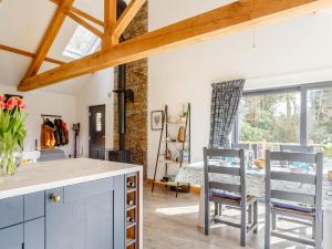 2 Bed in Holsworthy oc-66127