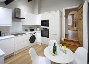 Central Stratford House With 2 Free Parking Spaces