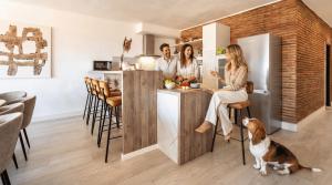 VACATION MARBELLA I Stylish 5BDR Penthouse, Sea and Marina View, Fastest WiFi