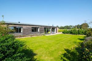 5 Bed in Briston oc-1875