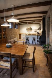 Cal Mestrico casa rural by CaLQuEROL - 12 pax