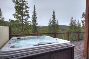 Experience luxury at Clowsgill Holme, a spacious 5-bedroom retreat in Breckenridge!