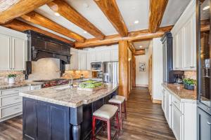 Experience luxury at Clowsgill Holme, a spacious 5-bedroom retreat in Breckenridge!