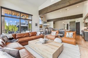 Chateau Breck, Spacious 4BR townhome in Breckenridge with stunning mountain views