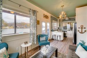 Wake Up on the Water! Lake Tyler East Hideaway