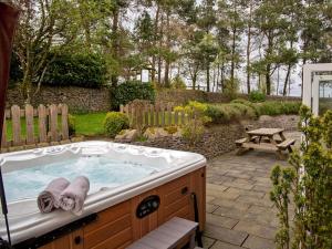 7 Bed in Buxton oc-93808