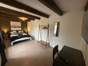 Spacious 4 room apartment billiards, chic and friendly atmosphere