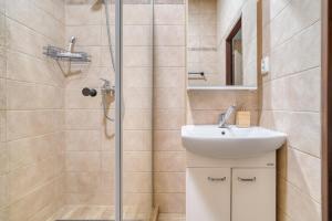 Karlovy Vary Family Retreat by Rentez