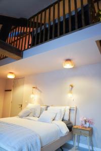 Mera Luxe Wellness B&B, Adults Only, Ibiza-Bohemian Style Suites, optional Prive Outdoor Wellness, Massage, Vuurkorf, Gratis fles fles Wijn-Bubbels