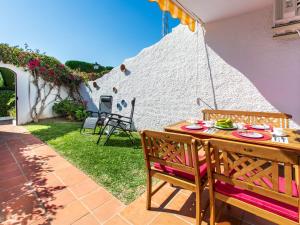 Apartment Los Geraneos de Capistrano by Interhome