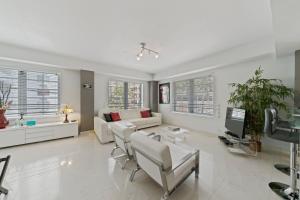 South Beach, Perfect Oceanfront Apartment, Iconic Art Deco Building, Walk to Everything!