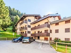 Apartment Mansarda al Doss by Interhome