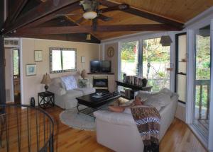 Cottage room in Mt Mitchell Cabin Rentals