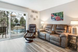 Newly Remodeled Top-floor Condo near Downtown Bend