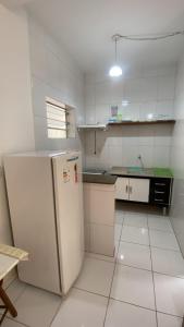 Kitnet 01 completa a 500mt da Praia Grande