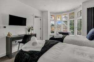 Stanley Executive 2 Bedrooms 4 Beds 2 Bathrooms