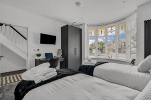 Stanley Executive 2 Bedrooms 4 Beds 2 Bathrooms