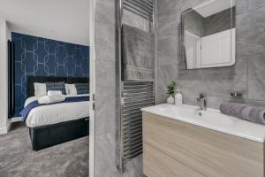 Stanley Executive 2 Bedrooms 4 Beds 2 Bathrooms