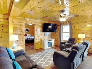 Bluff Mountain Views