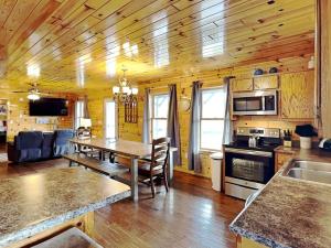 Bluff Mountain Views