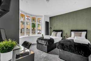 Stanley Executive 2 Bedrooms 4 Beds 2 Bathrooms