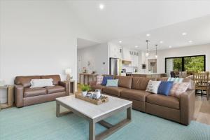 Modern Lakefront Escape | The Twelve