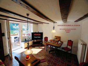 Apartment Altes Fährhaus anno 1 6 3 3 - Traumferienwohnung in exponierter Moselufer-Lage by Interhome