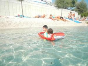 Apartment in Dugi Rat mit Großer Terrasse by Interhome