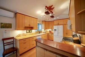 On 10 Acres! Serene Nevada City Retreat w Hot Tub