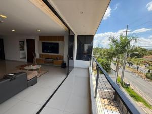 Luxury 1BR, Parking , Shopping Area