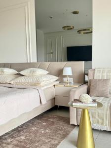 Apartament West Sea View Prima 76 by Sealuu