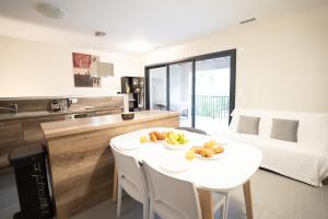 Air-conditioned 2 bedroom apartment with Terrace Parking Carcassonne