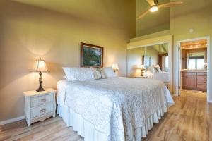 Spacious 3BR townhouse with partial ocean views in Waikoloa WVA203