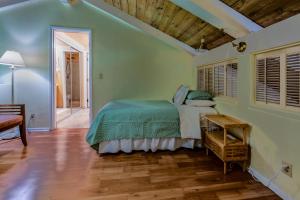 Spacious 3BR townhouse with partial ocean views in Waikoloa WVA203