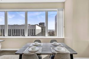 21st Floor Penthouse | Amazing Views of Downtown!