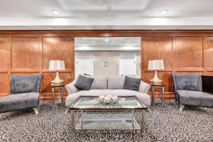 21st Floor Penthouse | Amazing Views of Downtown!