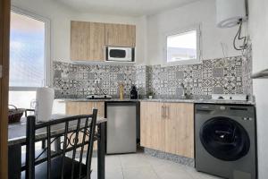 Modern Surf Stay 5 Min to Anza Beach