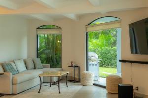 Casa Patron 6 bdrs pool in Los Suenos