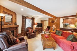 Double Eagle B12, a cozy condo in Breckenridge with stunning ski area views and a great location