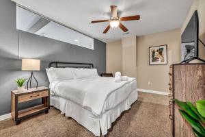 Modern Condo w Cathedral Views in Great Location