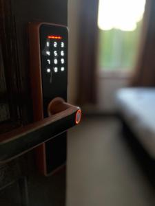 Not Hotel - Auto Check In