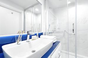 Luxury Sea View Suite City Center Batumi BeachFront