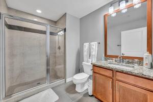 Luxury 21st Floor Penthouse | Great Downtown VIEWS