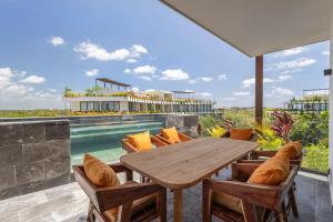 Luxury Penthouse with Private Rooftop Pool