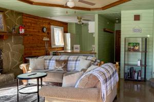 Rustic Cabin Stay in Brian Head Resort w View